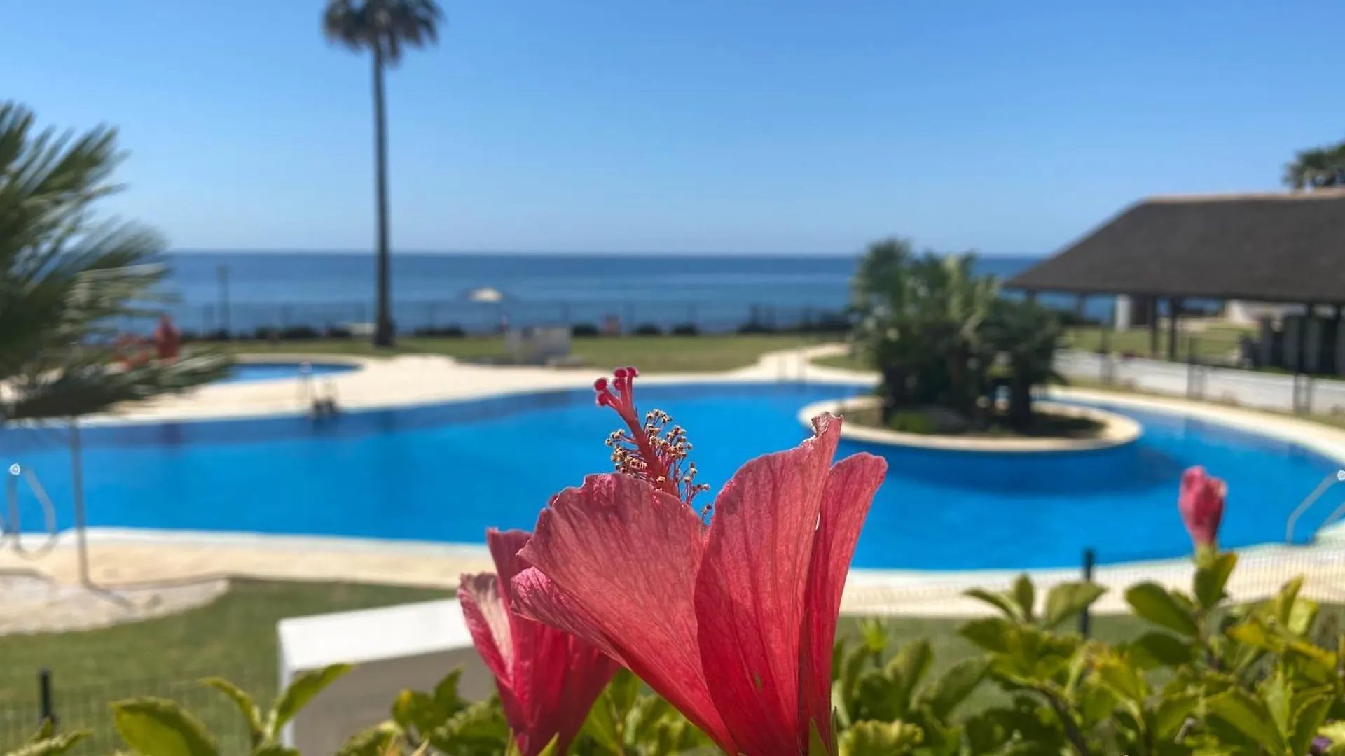 Frontline Beach Ground Floor With Privet Garden, Mi Capricho 16 Mijas 0*,