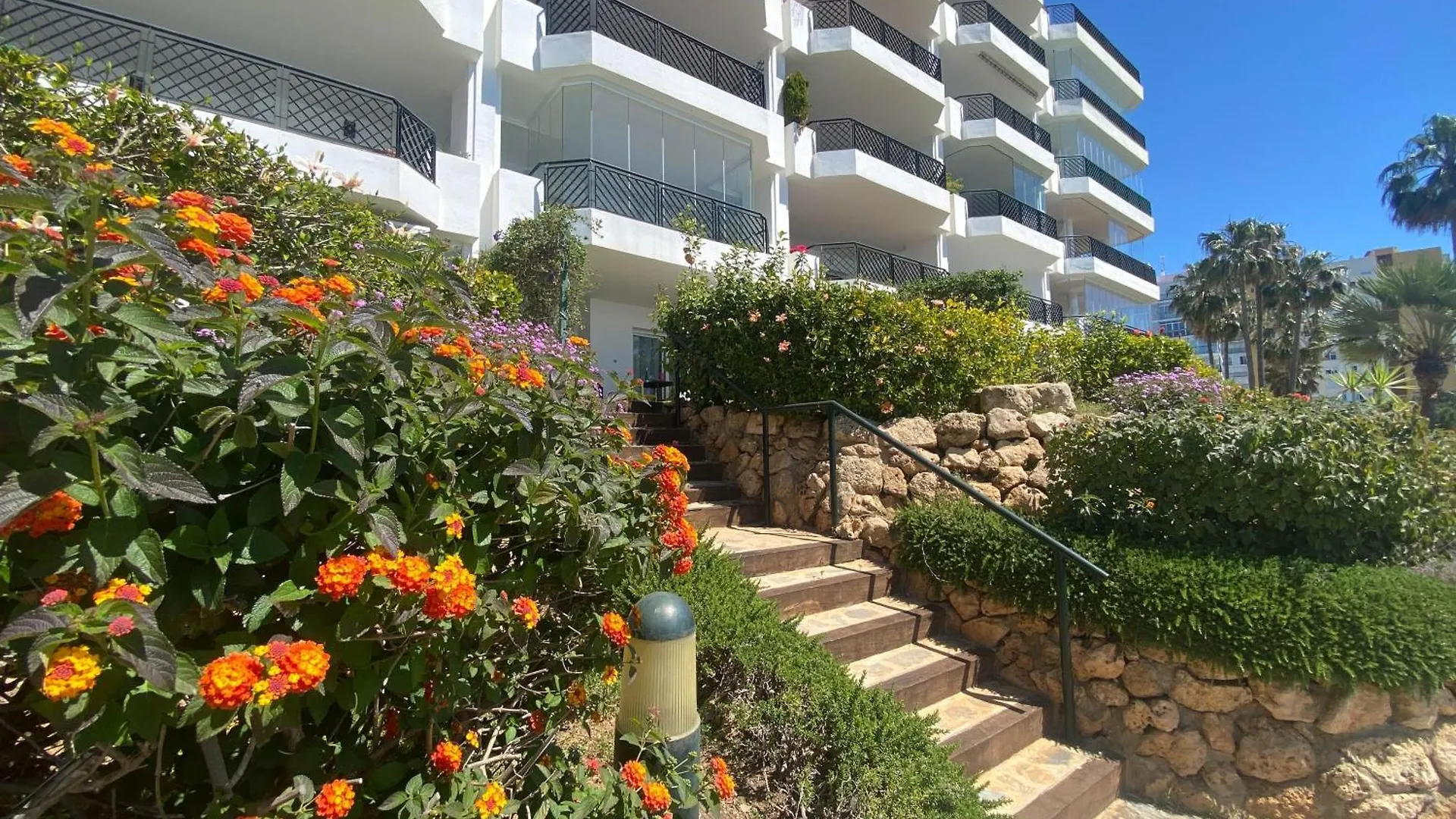 Apartment Frontline Beach Ground Floor With Privet Garden, Mi Capricho 16 Mijas Spain